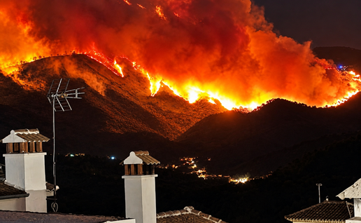 Wildfire threatens village of Igualeja.