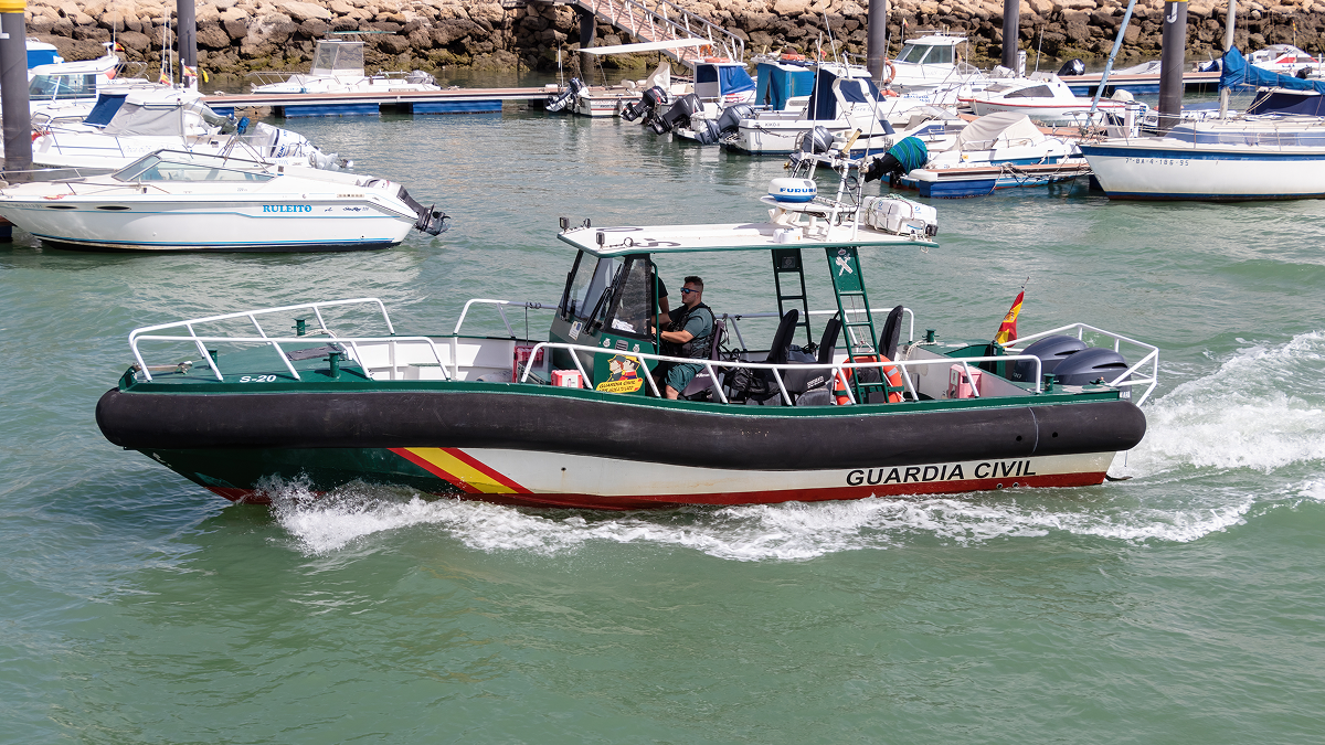 Narco speedboat rams Guardia Civil boat off Murcia leaving three officers ...