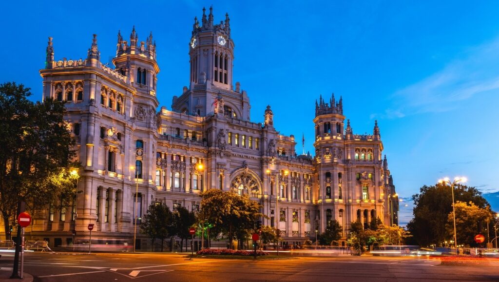 Night is the new day. Why Spain’s travellers are waiting for dark
