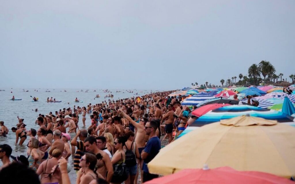Torre del Mar Air Show draws 300,000 visitors as September delivers summer-level tourism