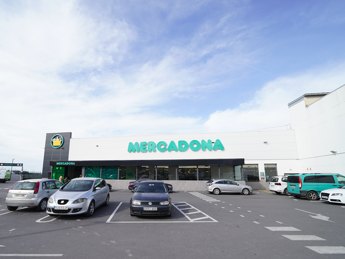 A parking lot outside a Mercadona supermarket