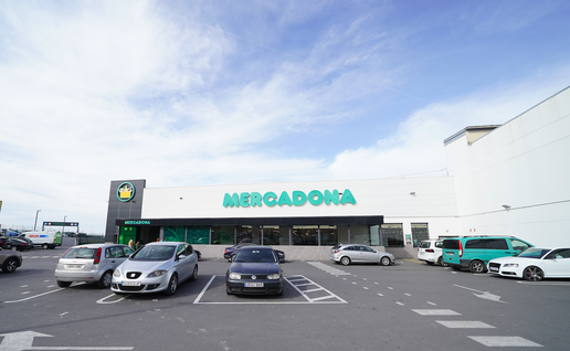 A parking lot outside a Mercadona supermarket