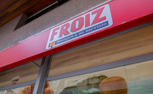 Supermarket logo of Galician store Froiz