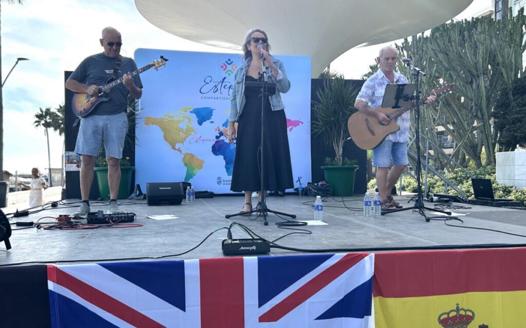 A British welcome on the Estepona seafront: Community shows its heart at special day