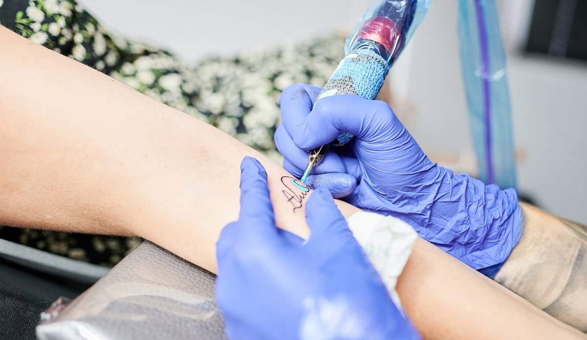 euroweeklynews.com - Lucy Ramnought - Would you let AI design your next tattoo?