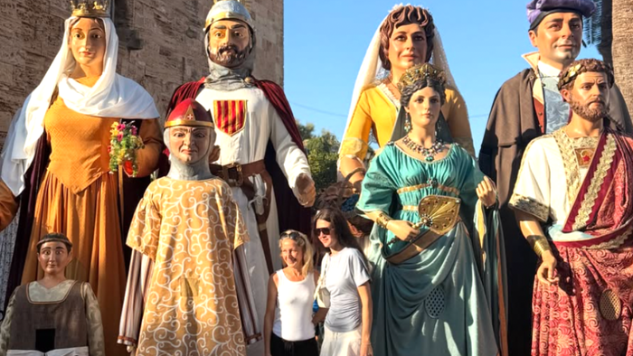 Giant figures fill Alcúdia