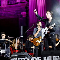 Walls performing.