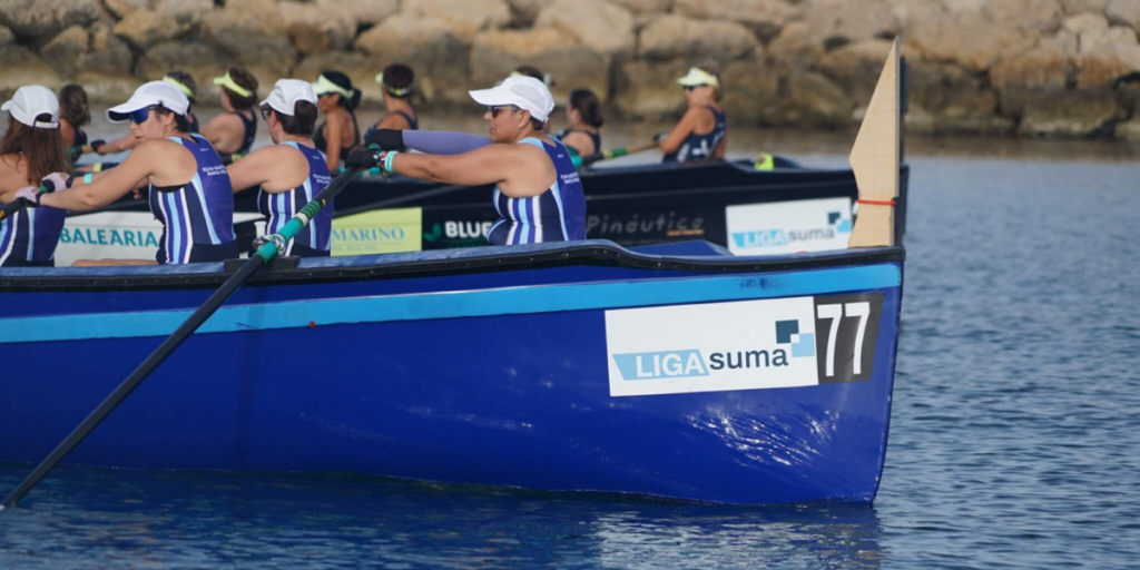 Dénia’s powerful pink paddle tribute brings breast cancer survivors together