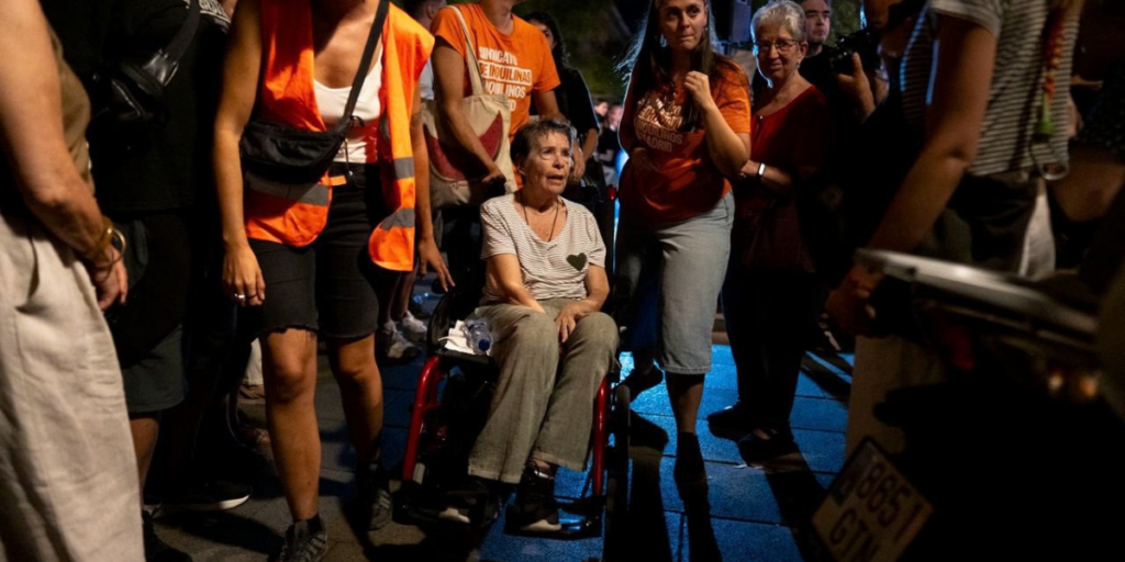 After heartbreaking eviction, 87-year-old Spanish pensioner is going home