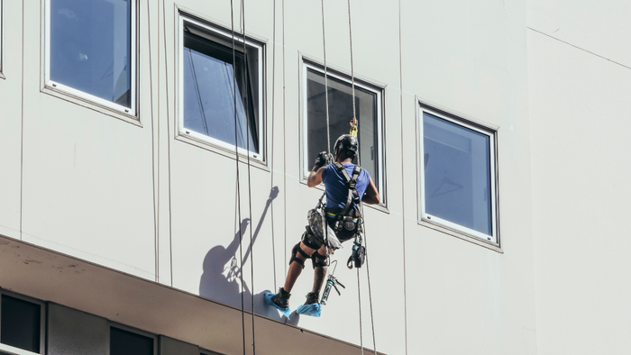 Benidorm woman faces trial after allegedly cutting worker’s safety rope