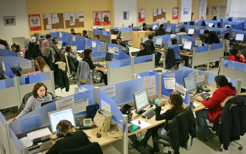 Can’t get a human on the phone in Spain? What expats can now do
