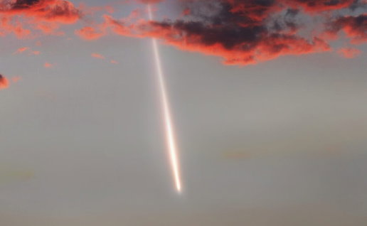 Meteorite lights up Mediterranean sky.