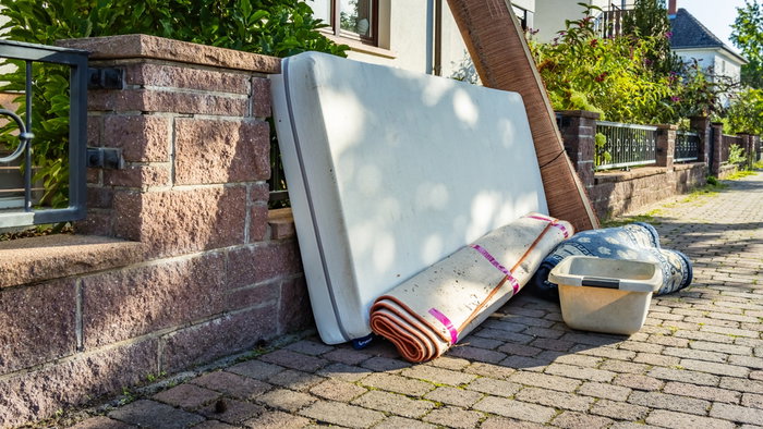 Catral launches crackdown on illegal dumping of furniture and bulky waste.