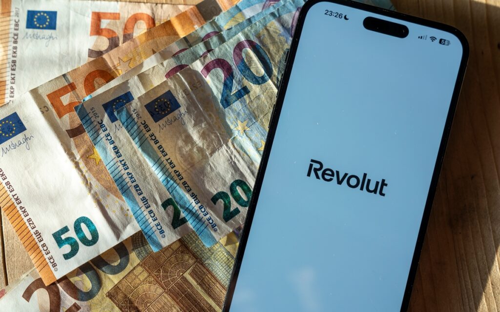 Revolut sends out passports and Bitcoin records to a fake email. What to do now