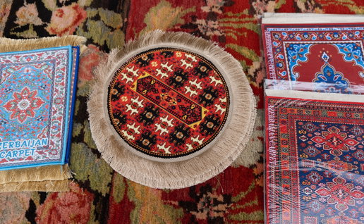 Crevillent carpet exhibition traces town's industry from traditional looms to modern designs.