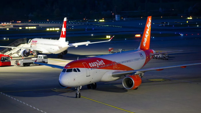 EasyJet flight arriving late.