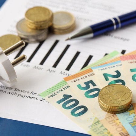 Money and electricity bill