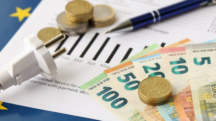 Money and electricity bill