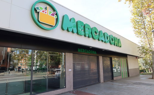 A Mercadona supermarket with closed shutters