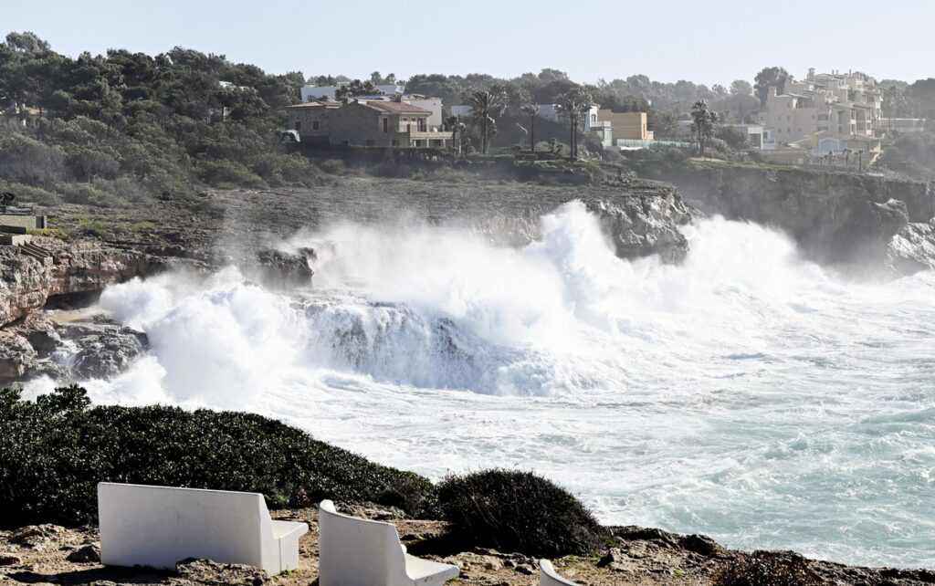 Spain weather warning: Orange alerts issued as storms, hail and flooding threaten Valencia and Mallorca