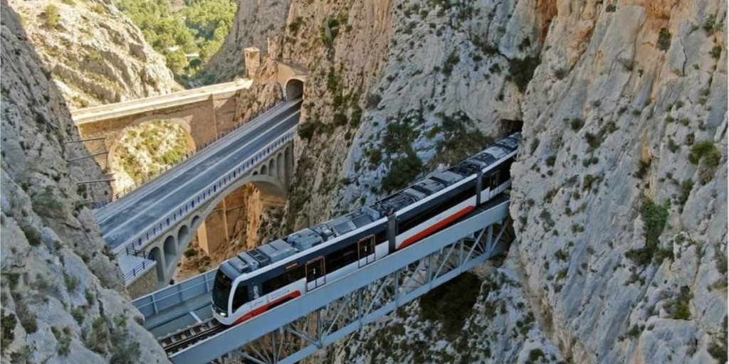 TRAM viaducts between Altea and Calpe win top Alicante award