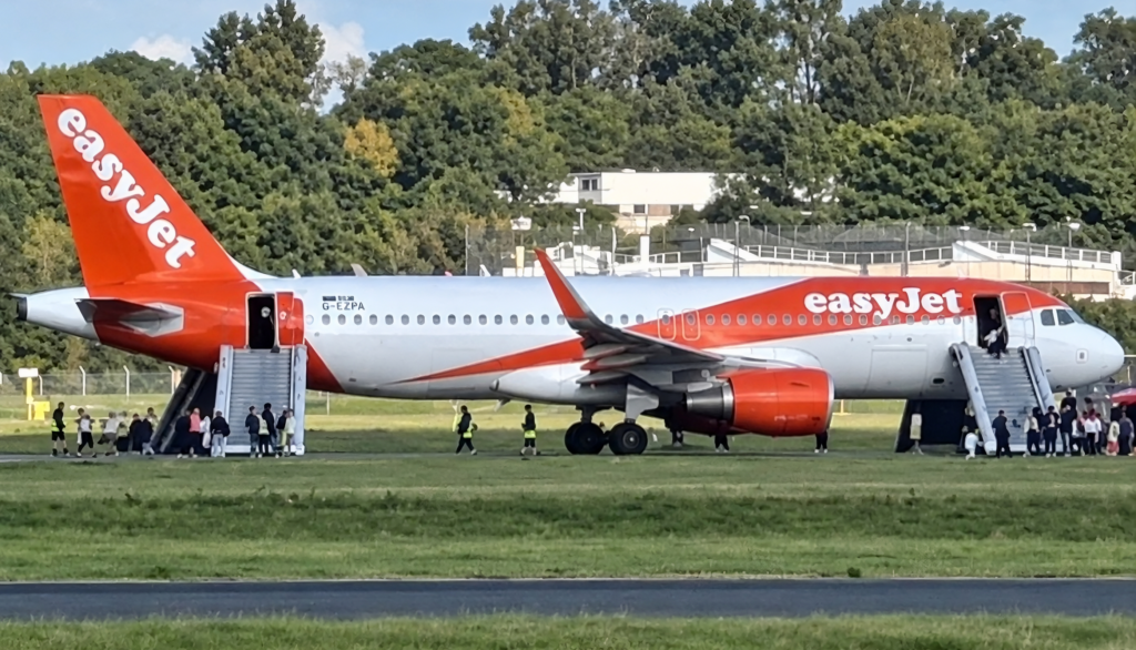 146 slide off easyJet flight after powerbank fire at Milan airport