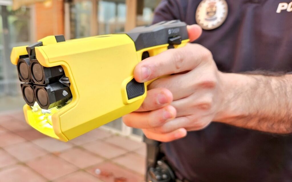 Andalucia local police to carry tasers and rifles as Junta plans 2027 rule change