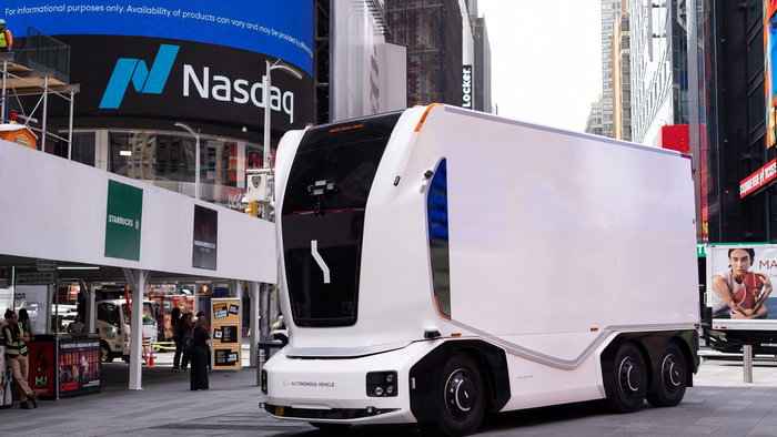 Einride driverless and cab-less delivery truck