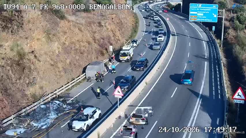 DGT camera footage of the accident and subsequent delays.