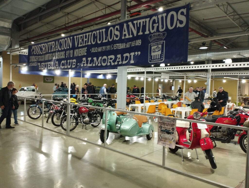 Classic vehicles and live rock mark Moto Abuela Club’s 30th anniversary in Almoradi