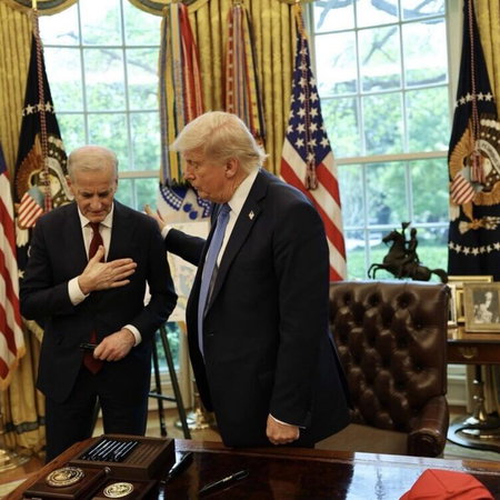 Jonas Gahr Støre and Donald Trump in the Oval Office