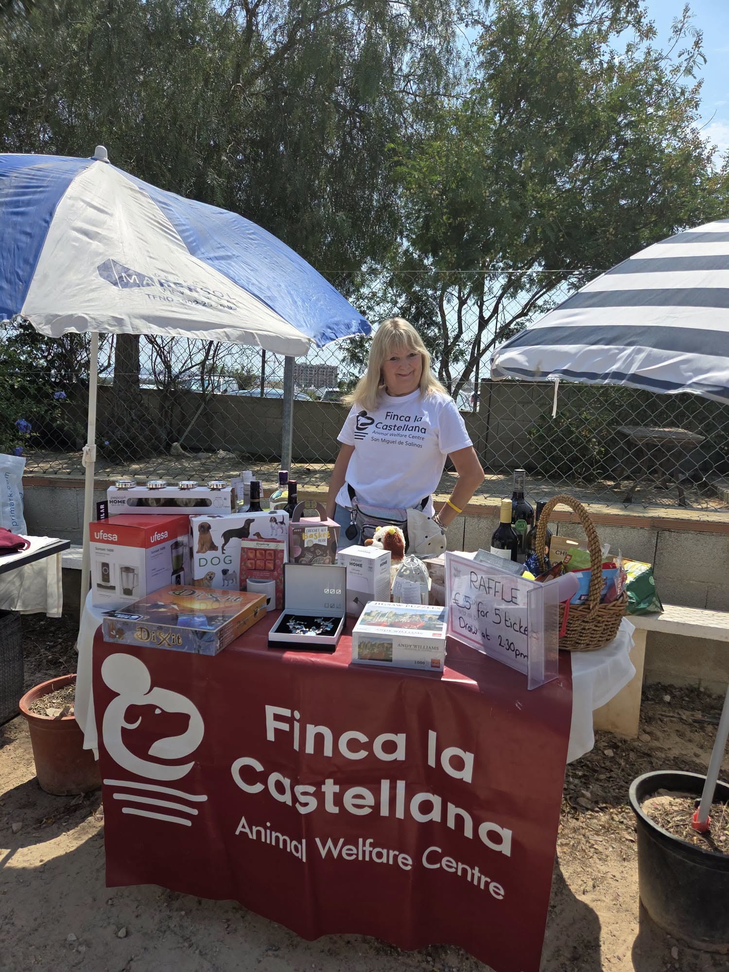 Playa Flamenca mediumship evening raises funds for Finca La Castellana animals