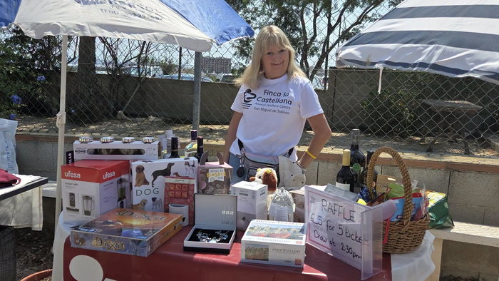 Playa Flamenca mediumship evening raises funds for Finca La Castellana animals.