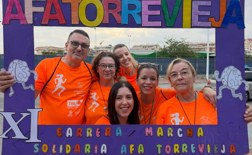 Torrevieja: Hundreds unite for Alzheimer and fibromyalgia charities.