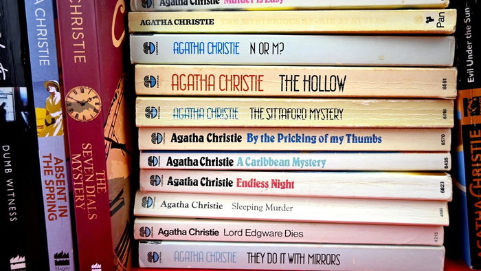 Agatha christie the hollow books
