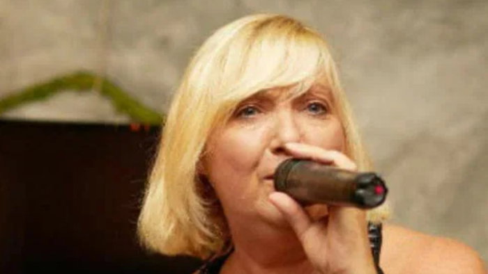 Wales singer Diane Diaz performs an afternoon of favourites from the 1960s, 70s and 80s.