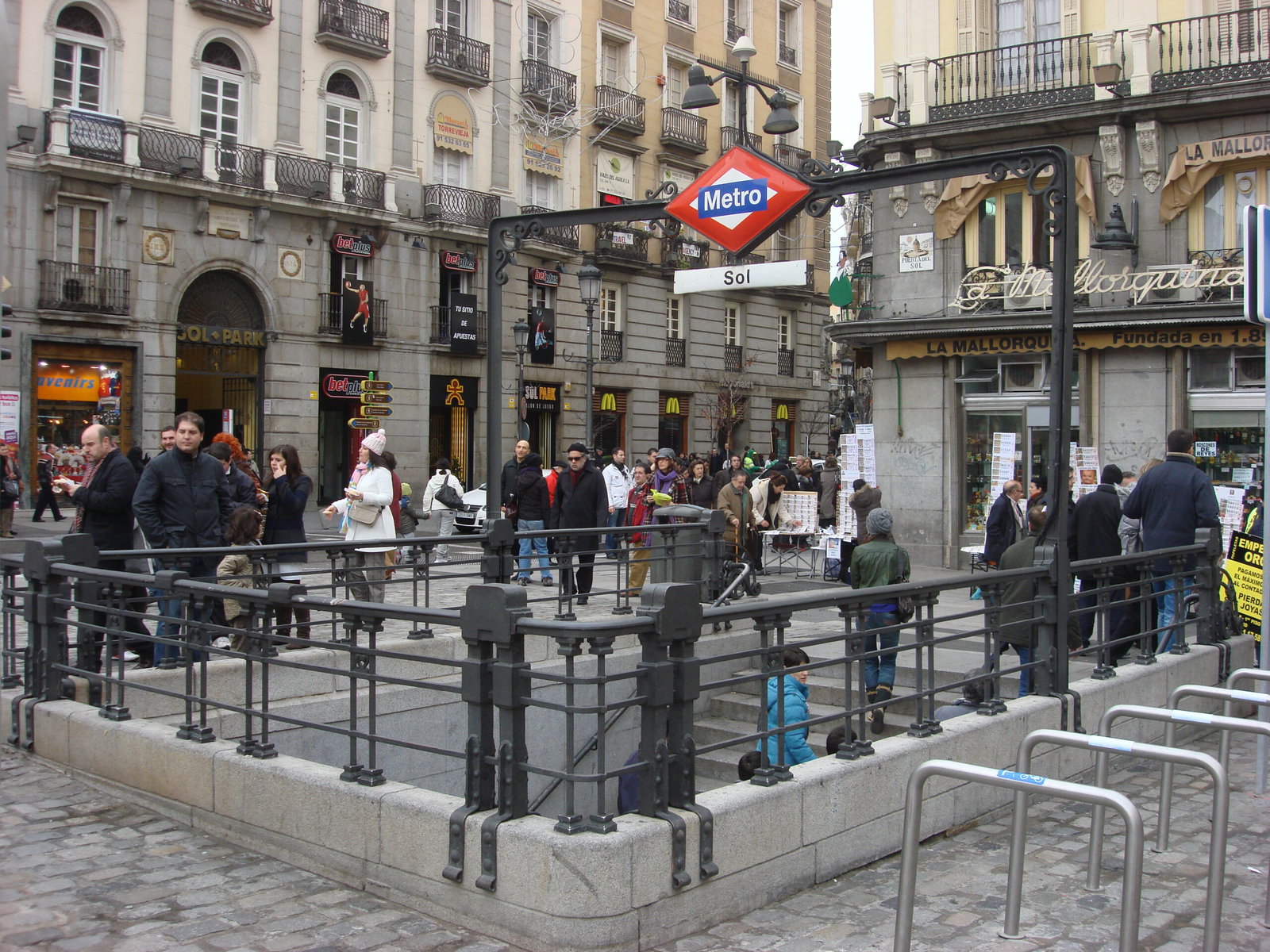 Madrid metro station shut down due to ‘highly toxic gases’