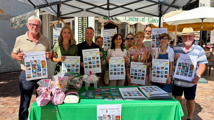 Nerja breast cancer stand for charity