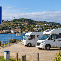 Seaside motorhome life. Belén's only hope.