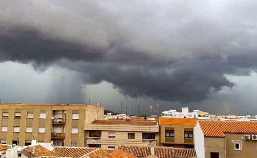 Heavy storms moving from Estremadura to Valdepeñas.