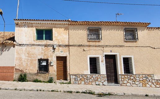 fixer-upper house in Spain