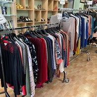 Samaritans in Spain launches €1 end-of-summer sale at Punta Marina.