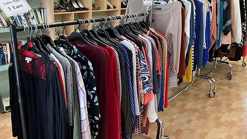 Samaritans in Spain launches €1 end-of-summer sale at Punta Marina.