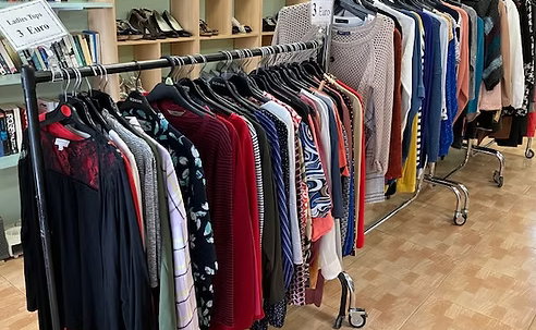 Samaritans in Spain launches €1 end-of-summer sale at Punta Marina.