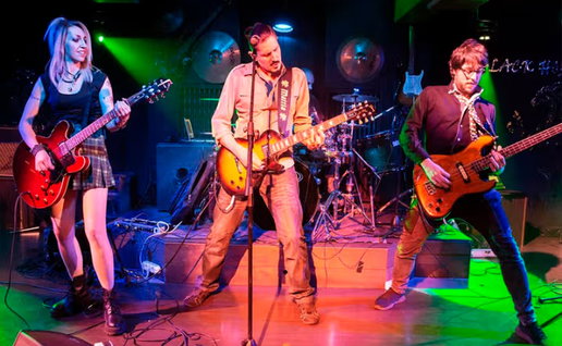 Costa Blanca events: Live music, local markets and community activities.