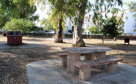 Popular barbecue site, El Esparragal park.