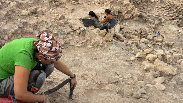 Aspe in brief: Record shopping vouchers and new Bronze Age discoveries