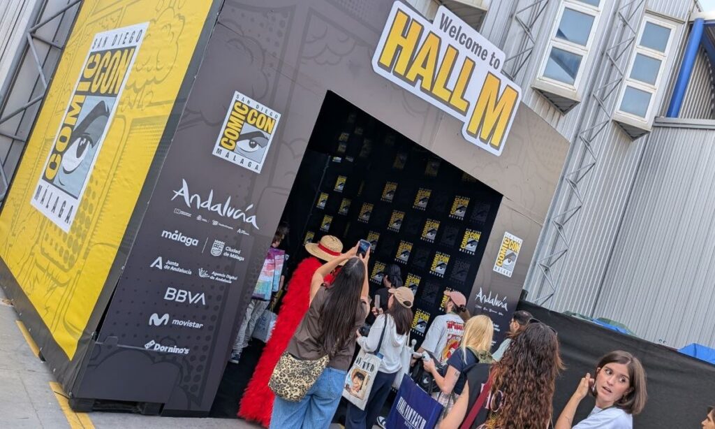 Fans paying €225 to pose with Frodo and Sam at Comic-Con Malaga