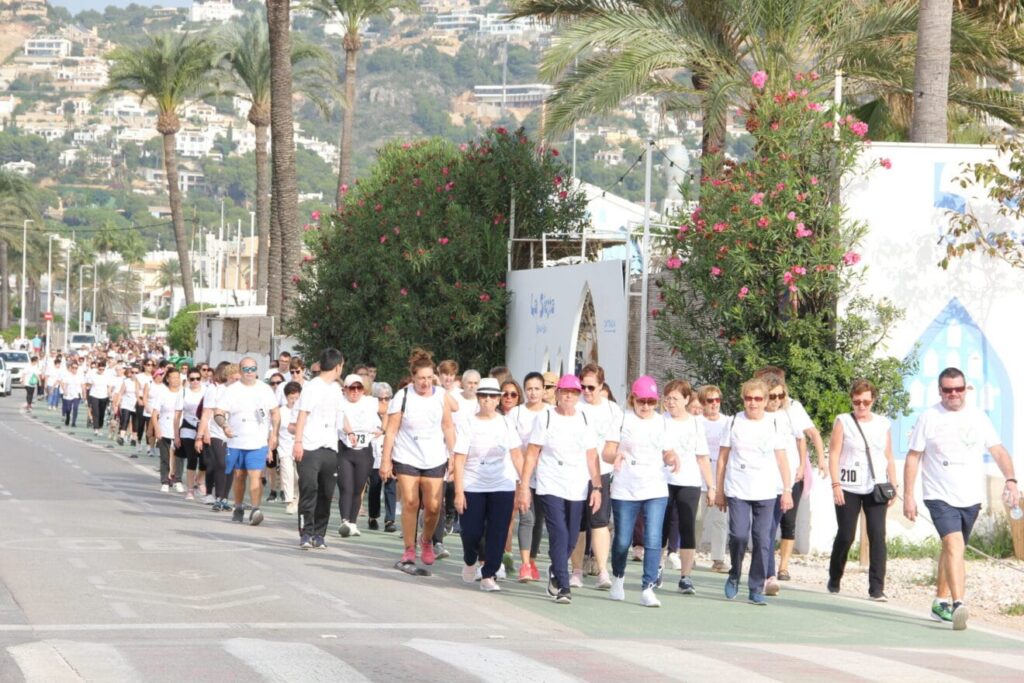 Javea residents join march against cancer to support vital research