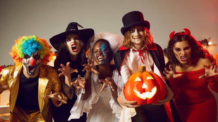 Almeria Black Night brings Halloween circus, parades and family fun to city centre